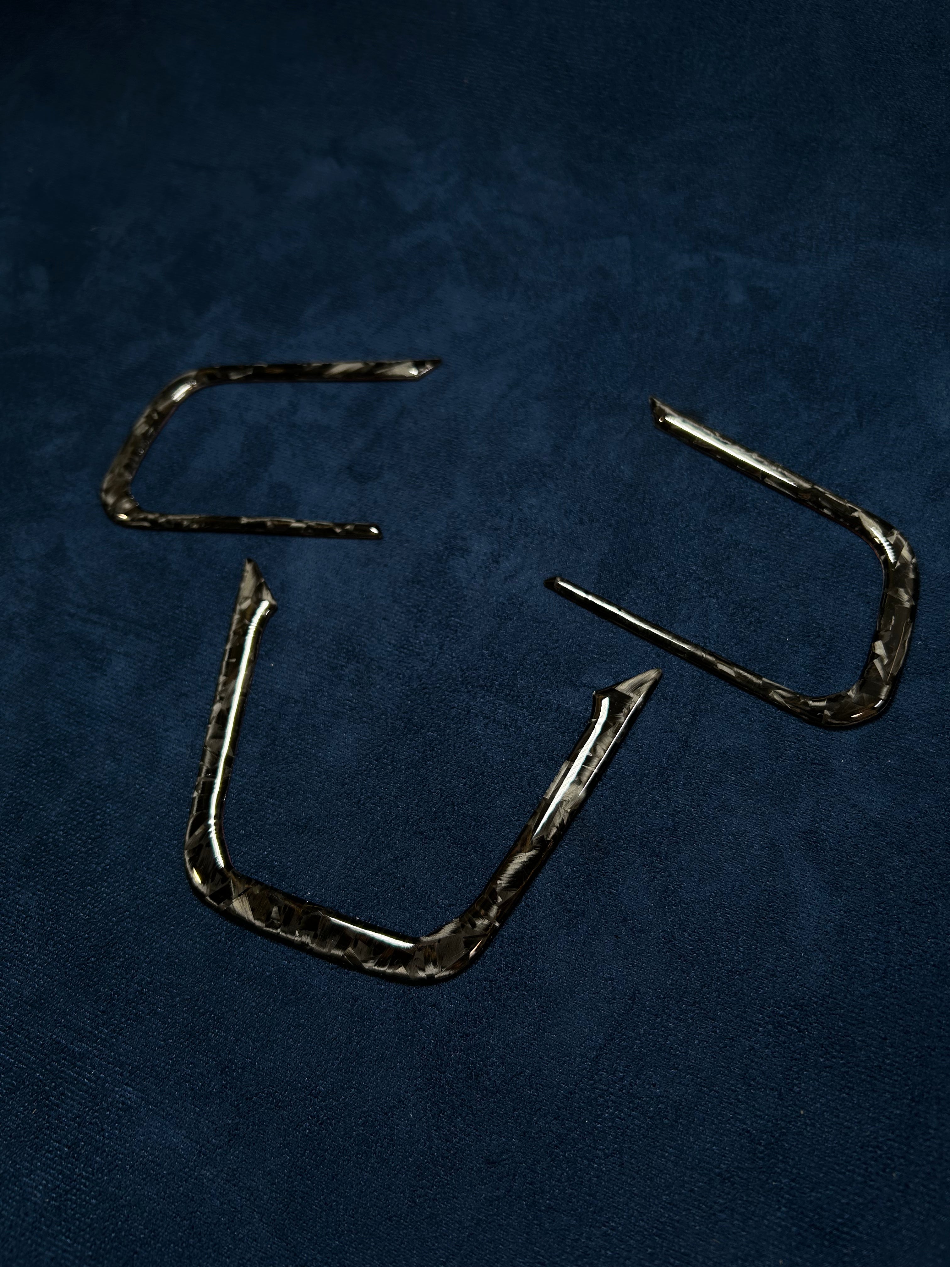 2024+ Mustang Carbon Fiber Steering Wheel Trim